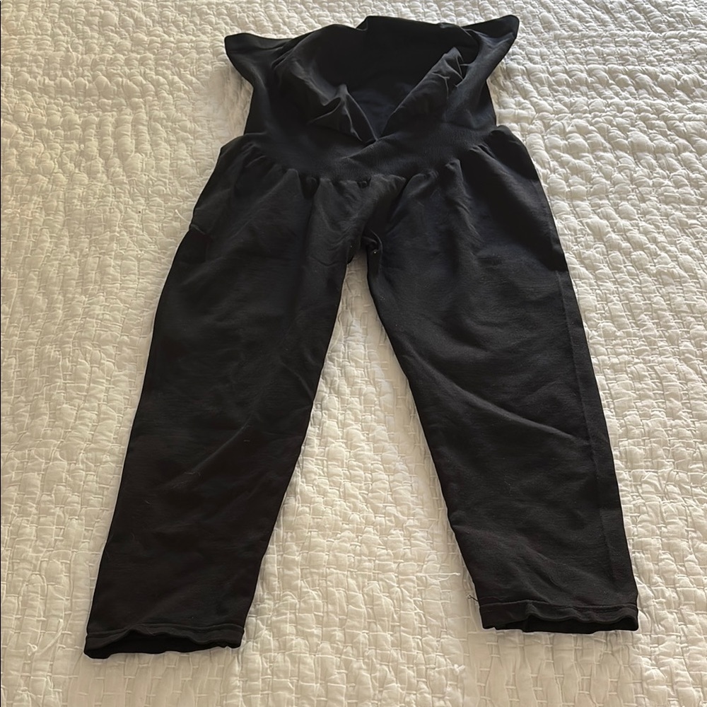 Black maternity capri leggings